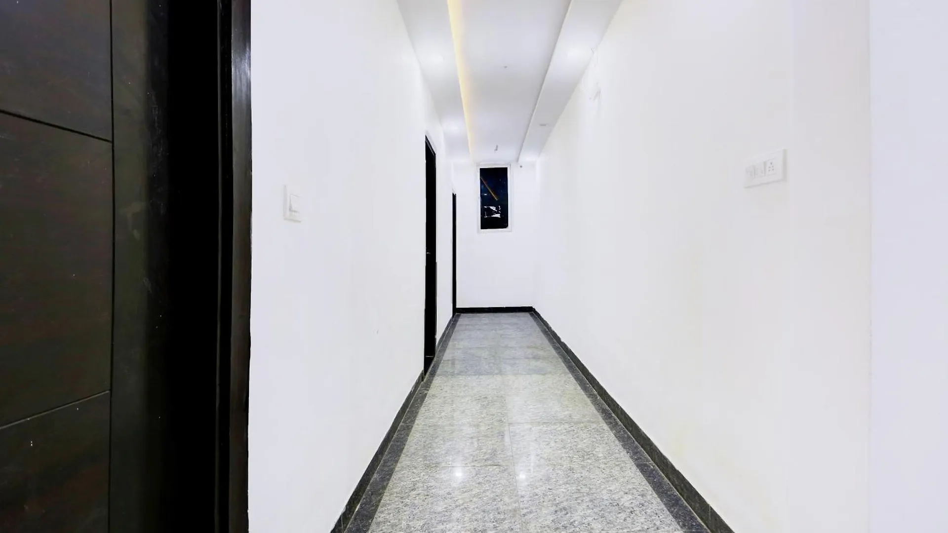 Hotel O Grandfather Tajganj