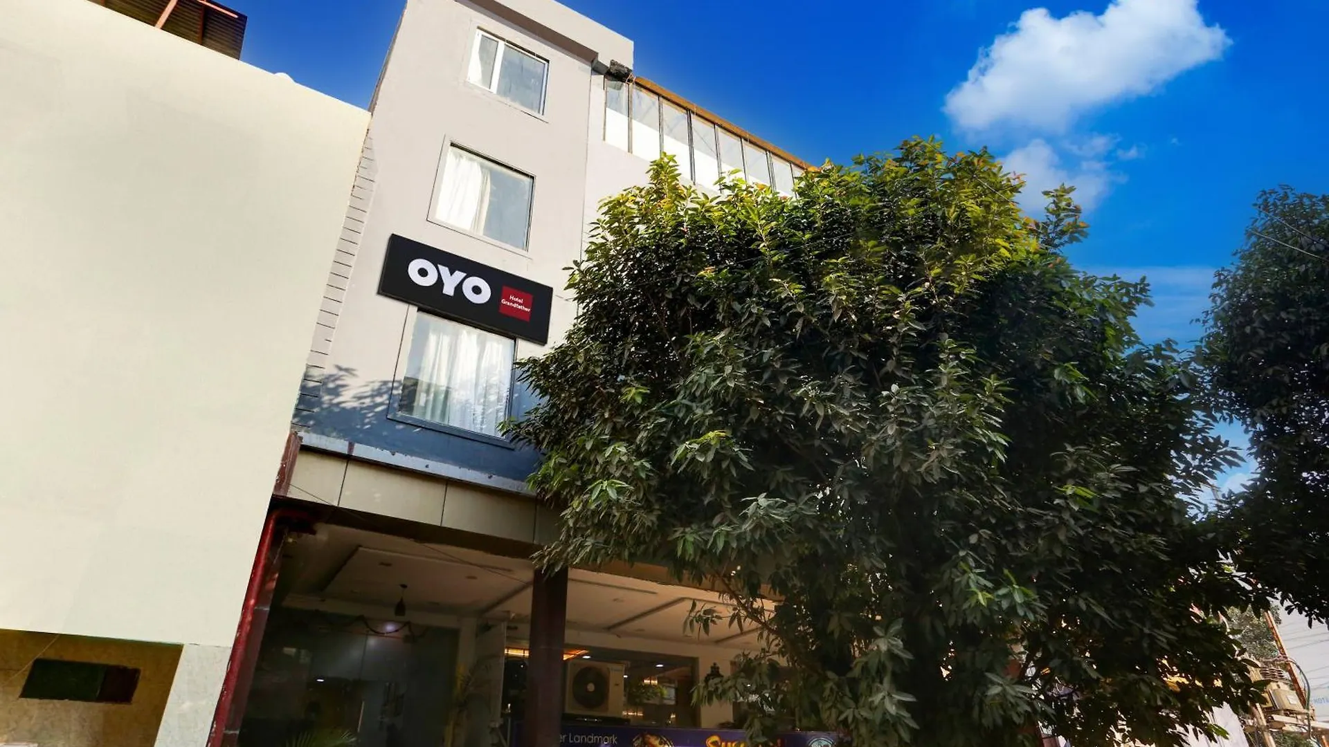 Hotel O Grandfather Tajganj